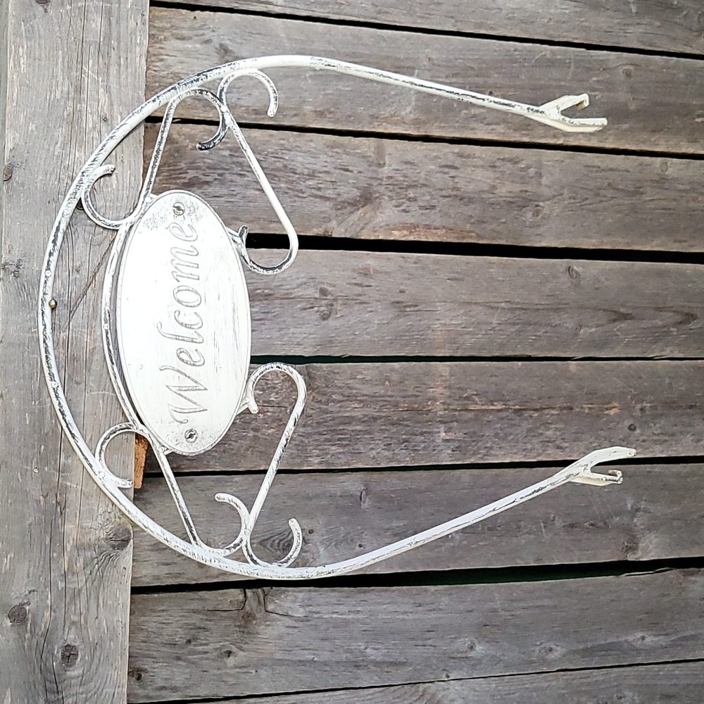 Welcome plant arch